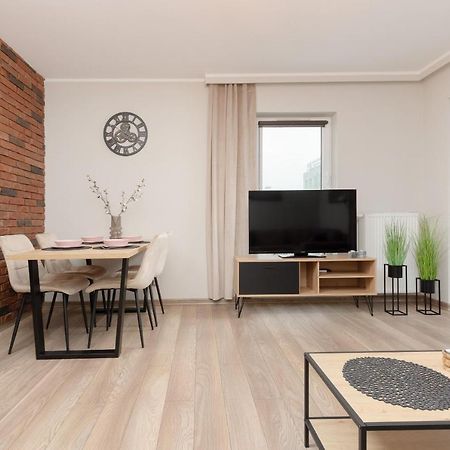 Modern One Bedroom Apartment With Parking In Lodz By Renters Prestige المظهر الخارجي الصورة