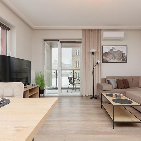 Modern One Bedroom Apartment With Parking In Lodz By Renters Prestige المظهر الخارجي الصورة