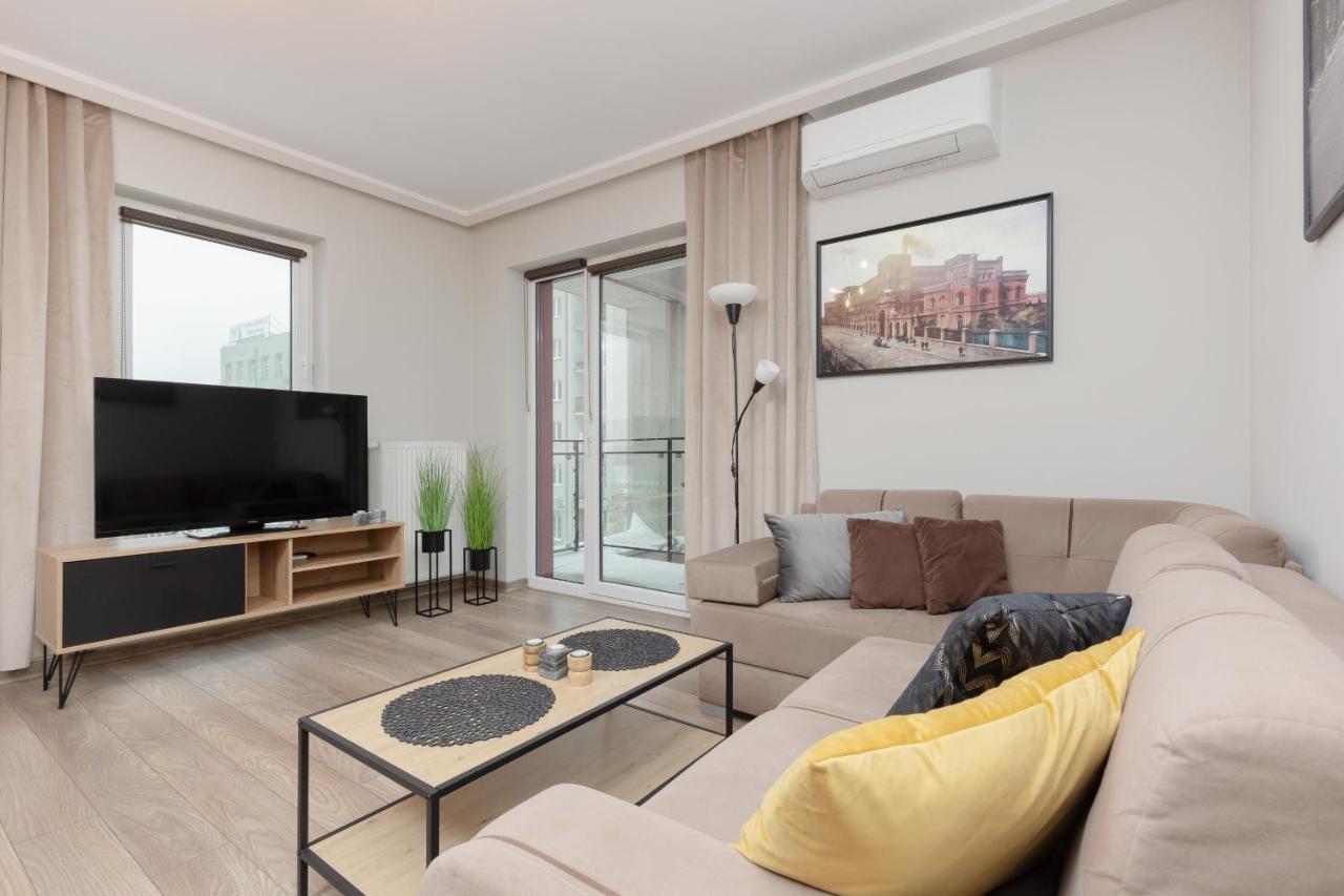 Modern One Bedroom Apartment With Parking In Lodz By Renters Prestige المظهر الخارجي الصورة